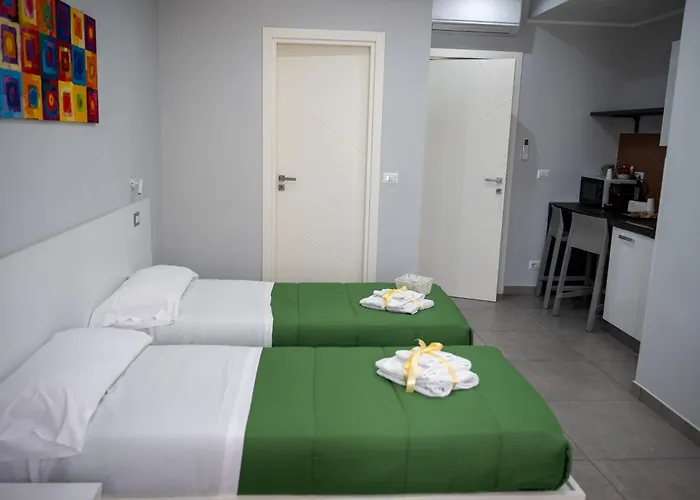Richard & Policlinico Guest house *