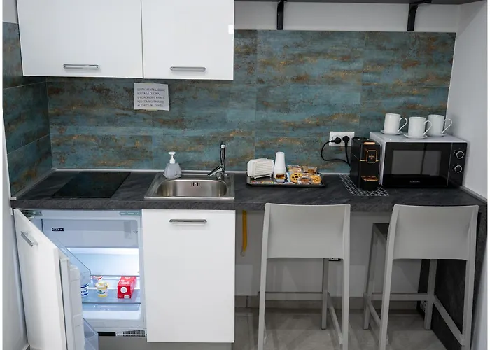 Richard & Policlinico Guest house