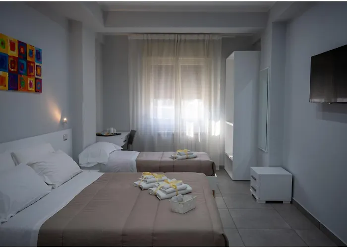 Richard & Policlinico Guest house